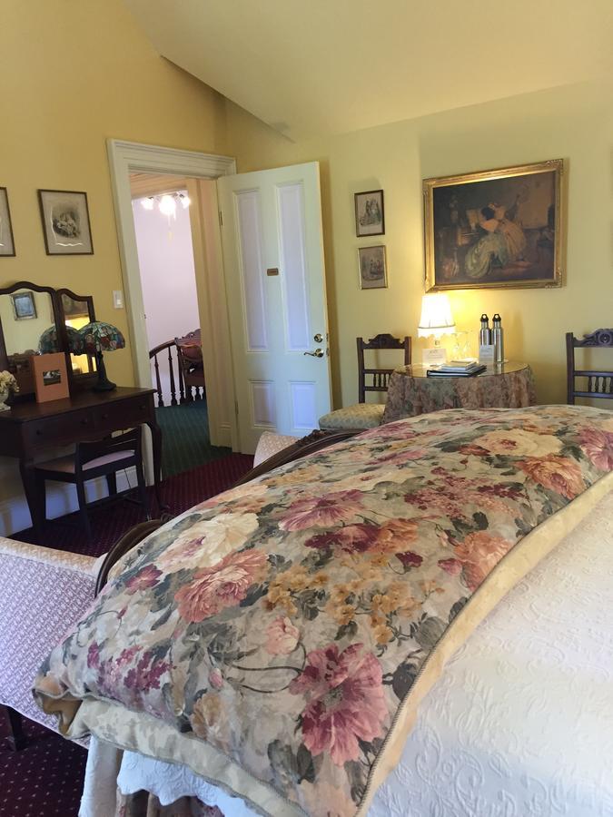 The Gables Wine Country Innサンタローザ エクステリア 写真
