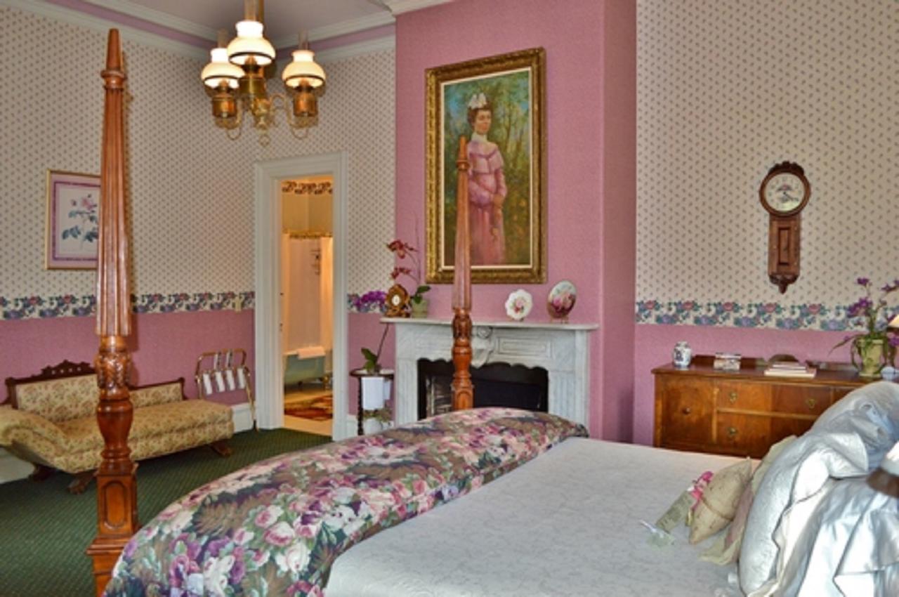 The Gables Wine Country Innサンタローザ エクステリア 写真